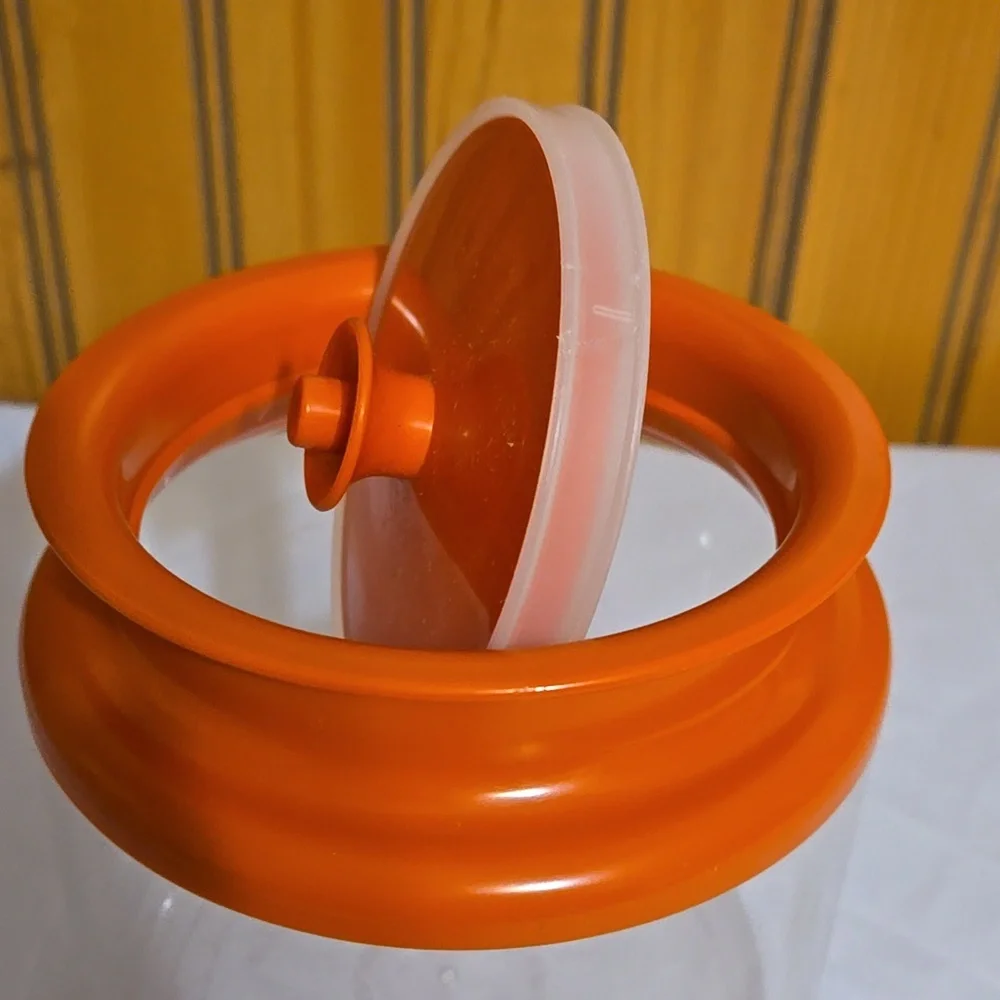 Vintage Tupperware 1477, Clear Acrylic Canister, Orange, Sealable Plunger Top - Picture 4 of 10